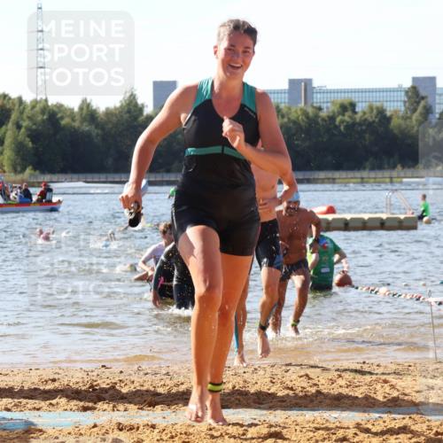 07.09.2025 - 19. Norderstedt Triathlon Luisa Fischer http://msf.ph/oto/8749239 07.09.2025 10:56:15 Schwimmen 229, 760, 1206, 1308, 1314 meine-sportfotos.de