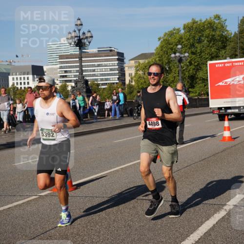 07.09.2025 - BARMER Alsterlauf Yannick Fuchs http://msf.ph/oto/8749288 07.09.2025 09:33:55 Laufen 5392, 4498 meine-sportfotos.de