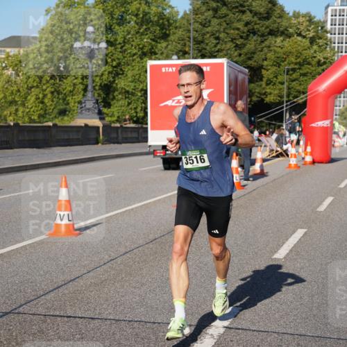 07.09.2025 - BARMER Alsterlauf Yannick Fuchs http://msf.ph/oto/8749333 07.09.2025 09:34:00 Laufen 3516 meine-sportfotos.de
