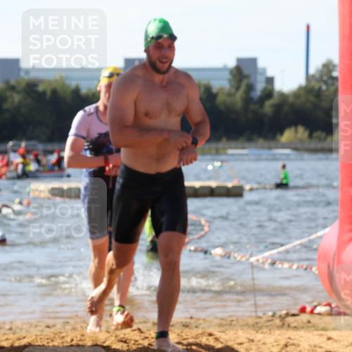 07.09.2025 - 19. Norderstedt Triathlon Luisa Fischer http://msf.ph/oto/8749337 07.09.2025 10:56:48 Schwimmen 296, 1229, 1279, 1395 meine-sportfotos.de