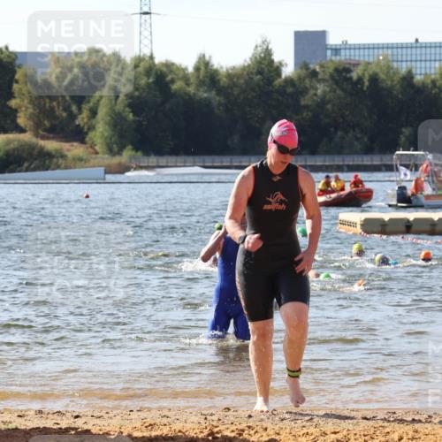 07.09.2025 - 19. Norderstedt Triathlon Luisa Fischer http://msf.ph/oto/8749410 07.09.2025 10:57:02 Schwimmen 1152, 1279, 1394 meine-sportfotos.de
