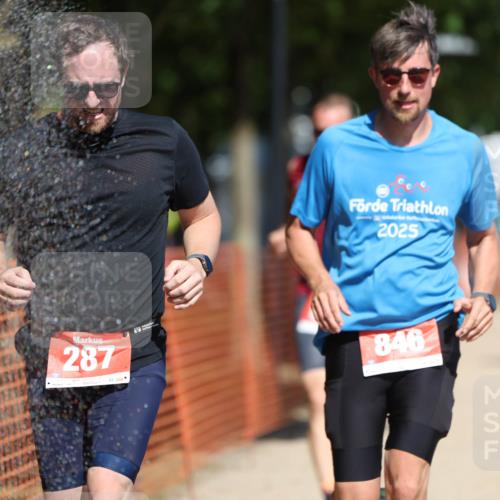 07.09.2025 - 19. Norderstedt Triathlon Michael Strokosch http://msf.ph/oto/8749468 07.09.2025 12:41:39 Laufen 164, 287, 823, 846, 1350 meine-sportfotos.de