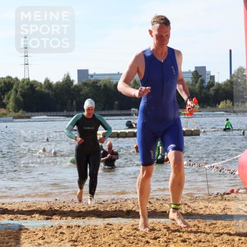 07.09.2025 - 19. Norderstedt Triathlon Luisa Fischer http://msf.ph/oto/8749471 07.09.2025 10:57:12 Schwimmen 1218, 1228, 1394 meine-sportfotos.de