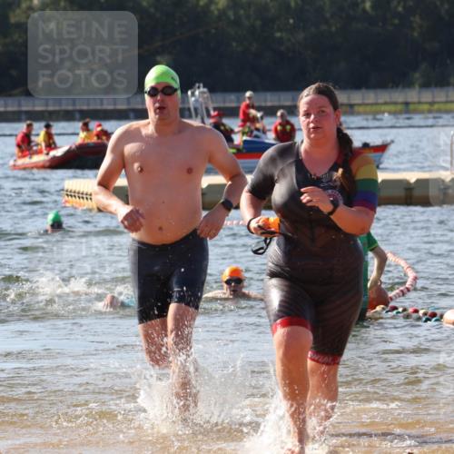 07.09.2025 - 19. Norderstedt Triathlon Luisa Fischer http://msf.ph/oto/8749523 07.09.2025 10:57:20 Schwimmen 1161, 1218, 1228, 1253 meine-sportfotos.de
