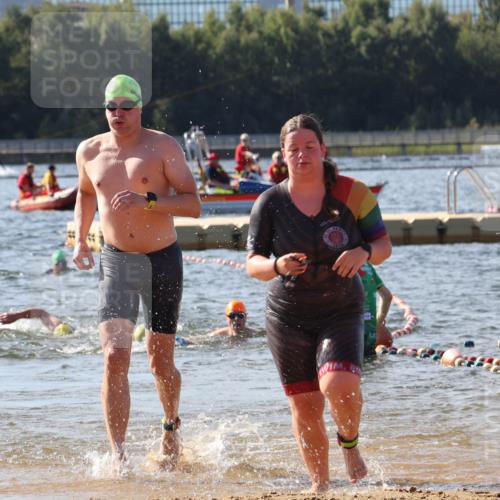 07.09.2025 - 19. Norderstedt Triathlon Luisa Fischer http://msf.ph/oto/8749525 07.09.2025 10:57:20 Schwimmen 1161, 1218, 1228, 1253 meine-sportfotos.de