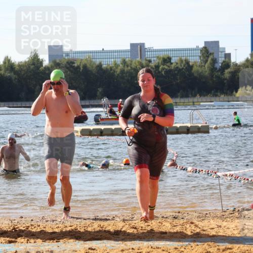 07.09.2025 - 19. Norderstedt Triathlon Luisa Fischer http://msf.ph/oto/8749535 07.09.2025 10:57:21 Schwimmen 1161, 1218, 1228, 1253 meine-sportfotos.de