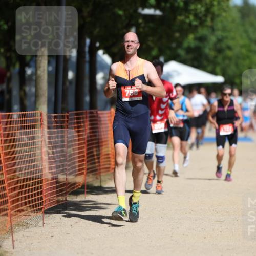 07.09.2025 - 19. Norderstedt Triathlon Michael Strokosch http://msf.ph/oto/8749540 07.09.2025 12:41:53 Laufen 756, 800, 1243 meine-sportfotos.de