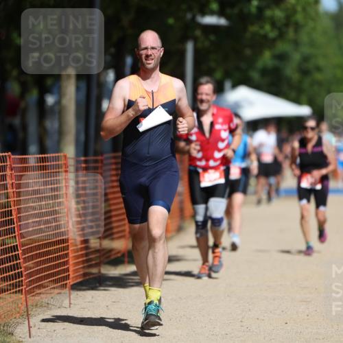 07.09.2025 - 19. Norderstedt Triathlon Michael Strokosch http://msf.ph/oto/8749561 07.09.2025 12:41:54 Laufen 756, 800, 1243, 1327 meine-sportfotos.de