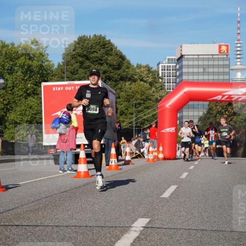 07.09.2025 - BARMER Alsterlauf Yannick Fuchs http://msf.ph/oto/8749644 07.09.2025 09:34:24 Laufen 2098 meine-sportfotos.de