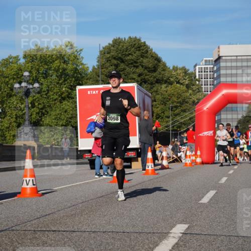 07.09.2025 - BARMER Alsterlauf Yannick Fuchs http://msf.ph/oto/8749659 07.09.2025 09:34:24 Laufen 2098, 75 meine-sportfotos.de