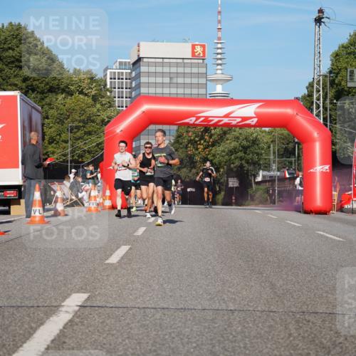 07.09.2025 - BARMER Alsterlauf Yannick Fuchs http://msf.ph/oto/8749697 07.09.2025 09:34:26 Laufen 1 meine-sportfotos.de