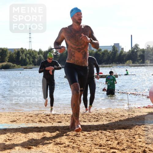 07.09.2025 - 19. Norderstedt Triathlon Luisa Fischer http://msf.ph/oto/8749747 07.09.2025 15:11:53 Schwimmen 432, 864, 923, 925 meine-sportfotos.de