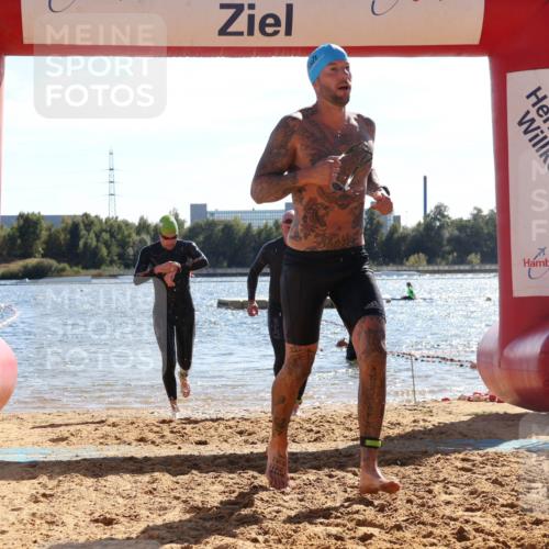07.09.2025 - 19. Norderstedt Triathlon Luisa Fischer http://msf.ph/oto/8749749 07.09.2025 15:11:53 Schwimmen 432, 864, 923, 925 meine-sportfotos.de