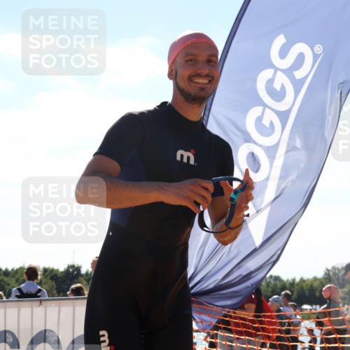 07.09.2025 - 19. Norderstedt Triathlon Luisa Fischer http://msf.ph/oto/8749793 07.09.2025 15:12:33 Schwimmen 952 meine-sportfotos.de
