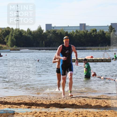07.09.2025 - 19. Norderstedt Triathlon Luisa Fischer http://msf.ph/oto/8749803 07.09.2025 10:58:26 Schwimmen 704, 1274 meine-sportfotos.de