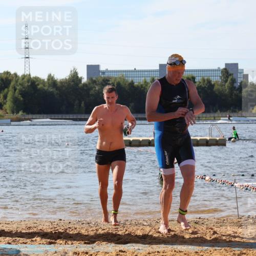 07.09.2025 - 19. Norderstedt Triathlon Luisa Fischer http://msf.ph/oto/8749830 07.09.2025 10:58:28 Schwimmen 704, 1274 meine-sportfotos.de