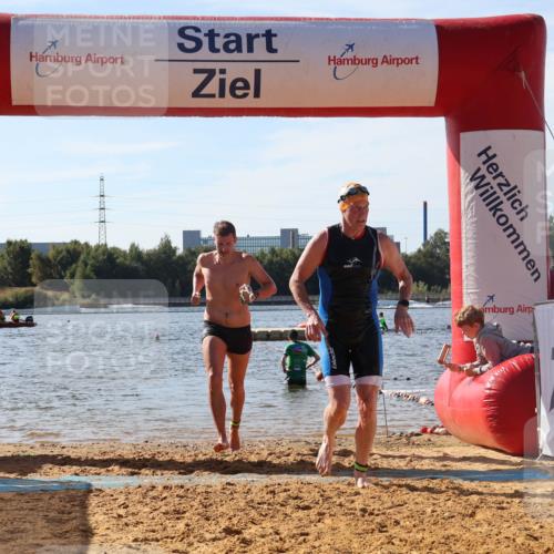 07.09.2025 - 19. Norderstedt Triathlon Luisa Fischer http://msf.ph/oto/8749844 07.09.2025 10:58:29 Schwimmen 704, 1274 meine-sportfotos.de