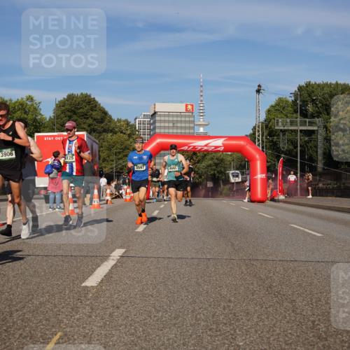 07.09.2025 - BARMER Alsterlauf Yannick Fuchs http://msf.ph/oto/8749850 07.09.2025 09:34:30 Laufen 3906, 6125, 3597, 4665 meine-sportfotos.de