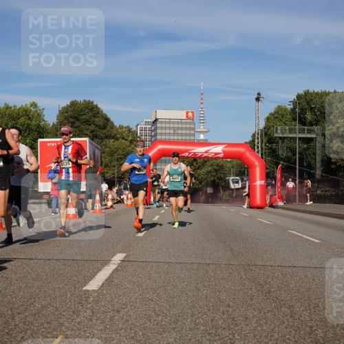 07.09.2025 - BARMER Alsterlauf Yannick Fuchs http://msf.ph/oto/8749859 07.09.2025 09:34:30 Laufen 3906, 76, 6125, 4665 meine-sportfotos.de