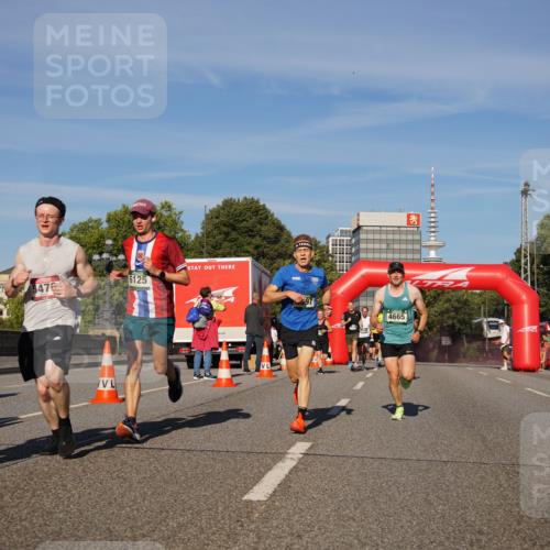 07.09.2025 - BARMER Alsterlauf Yannick Fuchs http://msf.ph/oto/8749905 07.09.2025 09:34:31 Laufen 3906, 6125, 476, 697, 4665 meine-sportfotos.de