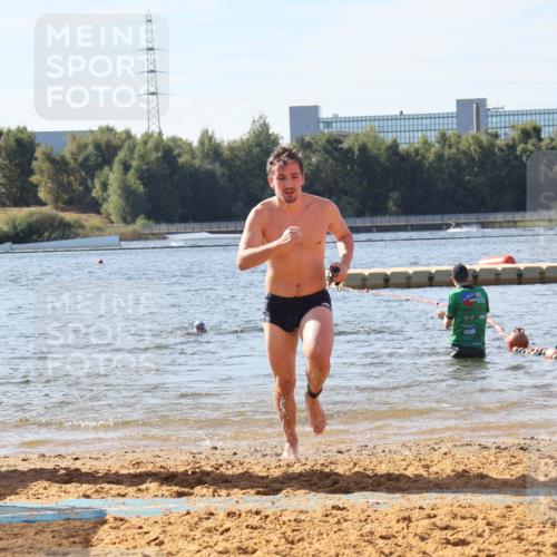 07.09.2025 - 19. Norderstedt Triathlon Luisa Fischer http://msf.ph/oto/8749929 07.09.2025 10:59:59 Schwimmen 228, 1210 meine-sportfotos.de