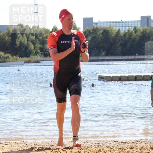 07.09.2025 - 19. Norderstedt Triathlon Luisa Fischer http://msf.ph/oto/8749951 07.09.2025 15:16:00 Schwimmen 412 meine-sportfotos.de