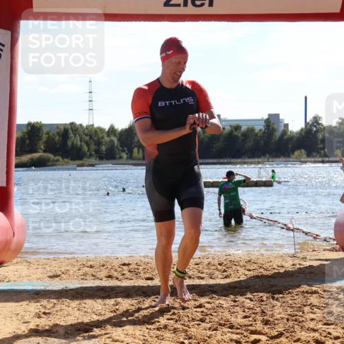 07.09.2025 - 19. Norderstedt Triathlon Luisa Fischer http://msf.ph/oto/8749979 07.09.2025 15:16:02 Schwimmen 412 meine-sportfotos.de