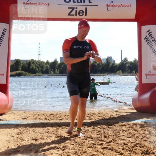07.09.2025 - 19. Norderstedt Triathlon Luisa Fischer http://msf.ph/oto/8749980 07.09.2025 15:16:02 Schwimmen 412 meine-sportfotos.de