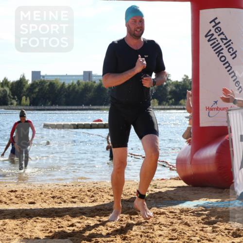 07.09.2025 - 19. Norderstedt Triathlon Luisa Fischer http://msf.ph/oto/8750007 07.09.2025 15:16:45 Schwimmen 941, 1418 meine-sportfotos.de