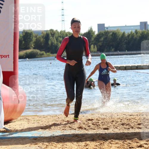 07.09.2025 - 19. Norderstedt Triathlon Luisa Fischer http://msf.ph/oto/8750032 07.09.2025 15:16:49 Schwimmen 941, 957, 1418 meine-sportfotos.de