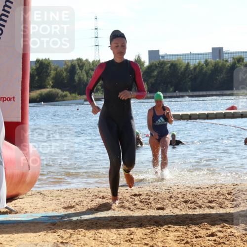 07.09.2025 - 19. Norderstedt Triathlon Luisa Fischer http://msf.ph/oto/8750035 07.09.2025 15:16:49 Schwimmen 941, 957, 1418 meine-sportfotos.de