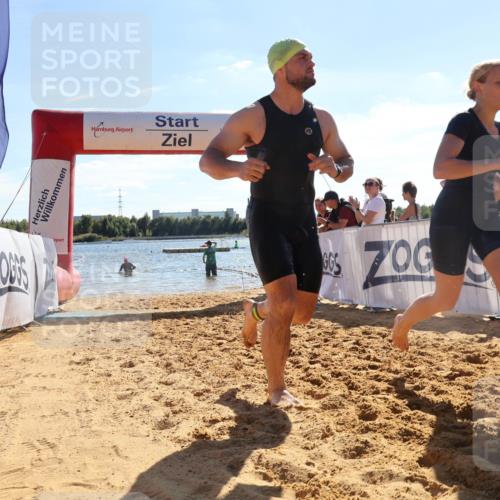07.09.2025 - 19. Norderstedt Triathlon Luisa Fischer http://msf.ph/oto/8750109 07.09.2025 15:17:04 Schwimmen 875, 912, 957 meine-sportfotos.de