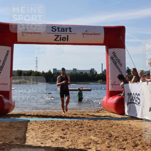 07.09.2025 - 19. Norderstedt Triathlon Luisa Fischer http://msf.ph/oto/8750173 07.09.2025 11:14:15 Schwimmen 746, 787 meine-sportfotos.de