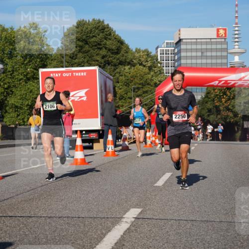 07.09.2025 - BARMER Alsterlauf Yannick Fuchs http://msf.ph/oto/8750188 07.09.2025 09:34:42 Laufen 2106, 2250, 5828 meine-sportfotos.de