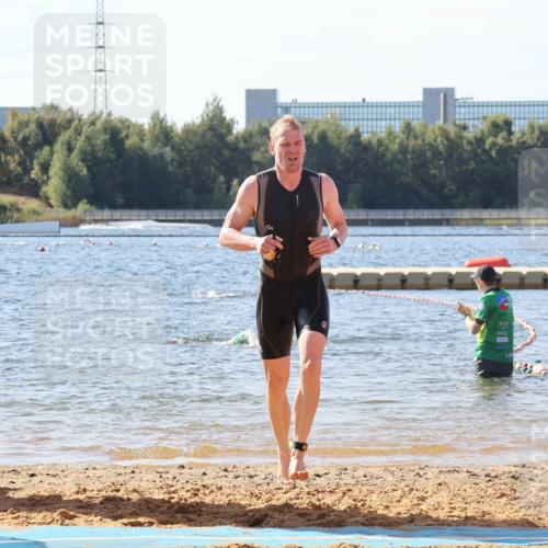 07.09.2025 - 19. Norderstedt Triathlon Luisa Fischer http://msf.ph/oto/8750227 07.09.2025 11:14:27 Schwimmen 154, 746 meine-sportfotos.de