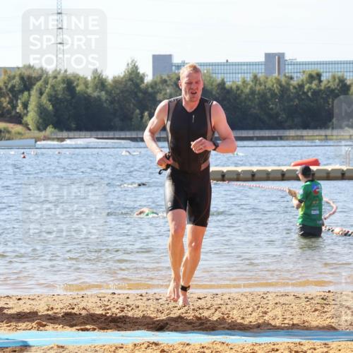 07.09.2025 - 19. Norderstedt Triathlon Luisa Fischer http://msf.ph/oto/8750231 07.09.2025 11:14:27 Schwimmen 154, 746 meine-sportfotos.de