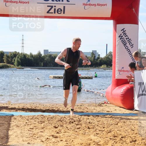 07.09.2025 - 19. Norderstedt Triathlon Luisa Fischer http://msf.ph/oto/8750252 07.09.2025 11:14:29 Schwimmen 154 meine-sportfotos.de