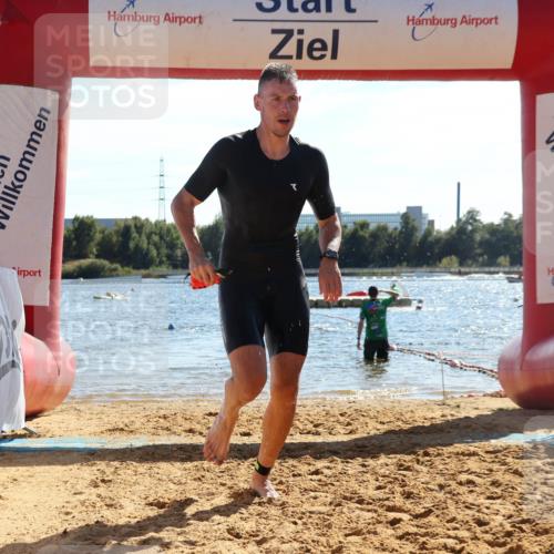 07.09.2025 - 19. Norderstedt Triathlon Luisa Fischer http://msf.ph/oto/8750257 07.09.2025 15:19:03 Schwimmen 372 meine-sportfotos.de
