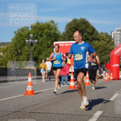 07.09.2025 - BARMER Alsterlauf Yannick Fuchs http://msf.ph/oto/8750276 07.09.2025 09:34:44 Laufen 5583 meine-sportfotos.de