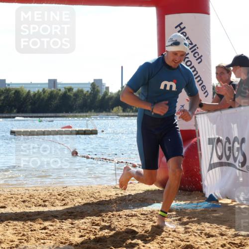 07.09.2025 - 19. Norderstedt Triathlon Luisa Fischer http://msf.ph/oto/8750285 07.09.2025 15:19:30 Schwimmen 371, 386, 1452 meine-sportfotos.de