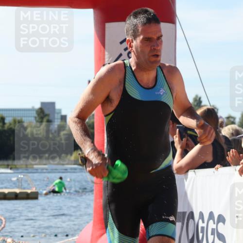 07.09.2025 - 19. Norderstedt Triathlon Luisa Fischer http://msf.ph/oto/8750301 07.09.2025 11:14:48 Schwimmen 1332 meine-sportfotos.de
