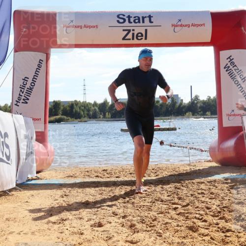 07.09.2025 - 19. Norderstedt Triathlon Luisa Fischer http://msf.ph/oto/8750324 07.09.2025 15:19:36 Schwimmen 371, 386, 1452 meine-sportfotos.de