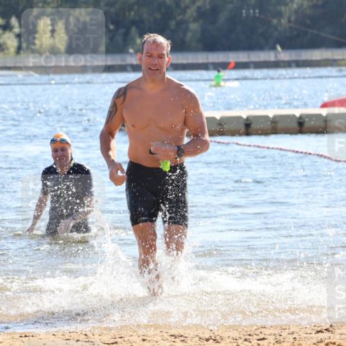 07.09.2025 - 19. Norderstedt Triathlon Luisa Fischer http://msf.ph/oto/8750342 07.09.2025 15:23:44 Schwimmen 1448 meine-sportfotos.de