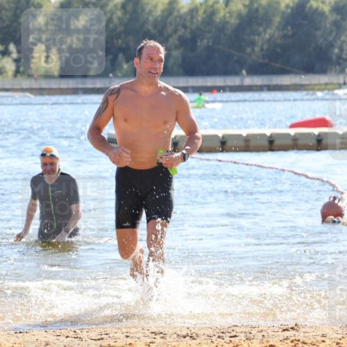 07.09.2025 - 19. Norderstedt Triathlon Luisa Fischer http://msf.ph/oto/8750344 07.09.2025 15:23:45 Schwimmen 1448 meine-sportfotos.de