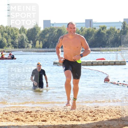 07.09.2025 - 19. Norderstedt Triathlon Luisa Fischer http://msf.ph/oto/8750364 07.09.2025 15:23:46 Schwimmen 1448 meine-sportfotos.de