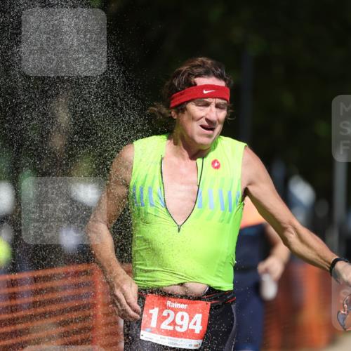 07.09.2025 - 19. Norderstedt Triathlon Michael Strokosch http://msf.ph/oto/8750365 07.09.2025 12:43:14 Laufen 818, 1294, 1351, 1379 meine-sportfotos.de