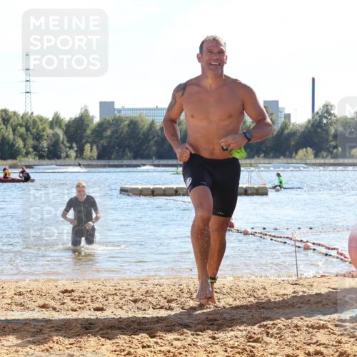 07.09.2025 - 19. Norderstedt Triathlon Luisa Fischer http://msf.ph/oto/8750379 07.09.2025 15:23:48 Schwimmen 1448 meine-sportfotos.de