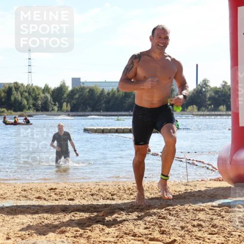 07.09.2025 - 19. Norderstedt Triathlon Luisa Fischer http://msf.ph/oto/8750381 07.09.2025 15:23:48 Schwimmen 1448 meine-sportfotos.de