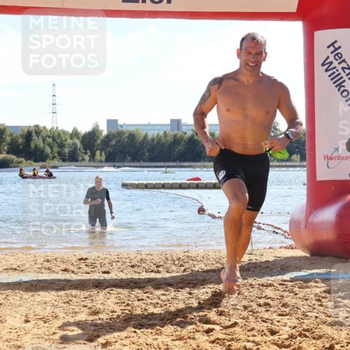 07.09.2025 - 19. Norderstedt Triathlon Luisa Fischer http://msf.ph/oto/8750385 07.09.2025 15:23:48 Schwimmen 1448 meine-sportfotos.de