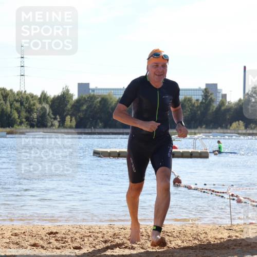 07.09.2025 - 19. Norderstedt Triathlon Luisa Fischer http://msf.ph/oto/8750415 07.09.2025 15:23:56 Schwimmen 1437, 1448 meine-sportfotos.de